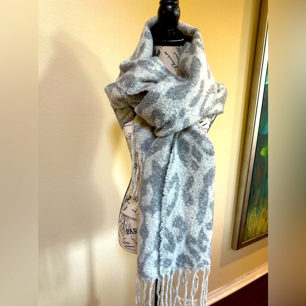 Top It Off. Women Scarf🧣Wraps.